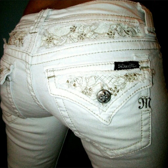 Miss Me Denim - Miss Me cuffed Capri white jeans with flap pockets